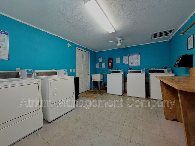 Foto del edificio - 1295 N Holland Pkwy