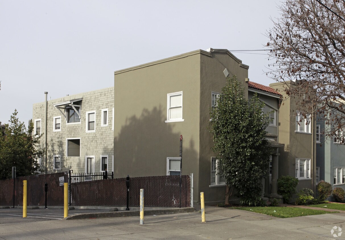 Foto del edificio - 485 Cheney Ave