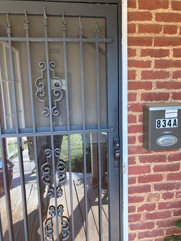 Foto principal - 834 N Augusta St