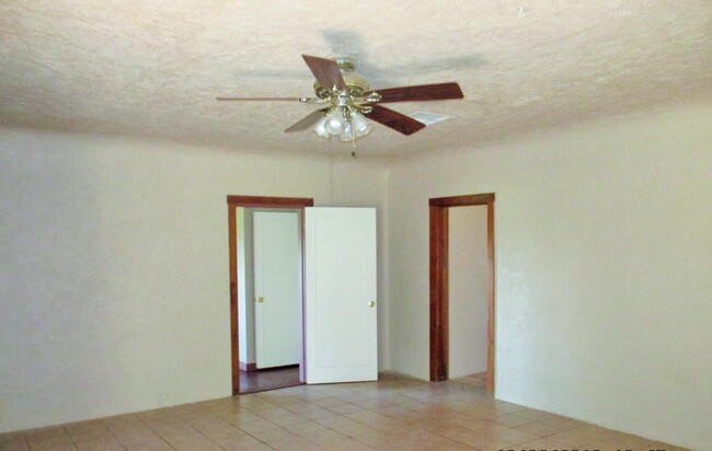 Building Photo - 6521 Westside Dr