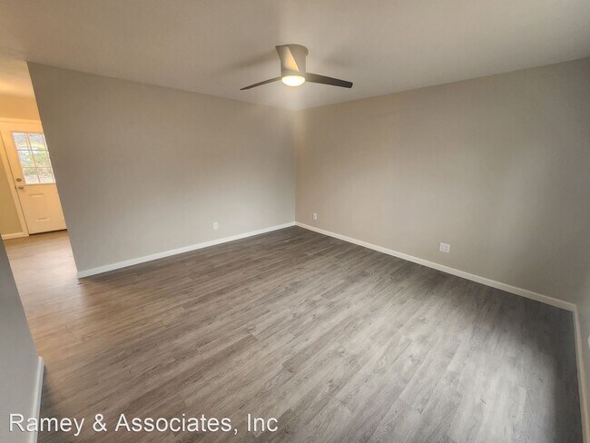 Foto del edificio - 3 br, 1 bath House - 5110 Garden Green Way