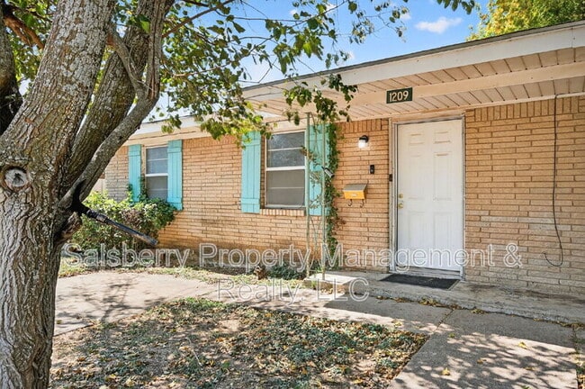 Foto del edificio - 1209 NW 3rd Ave