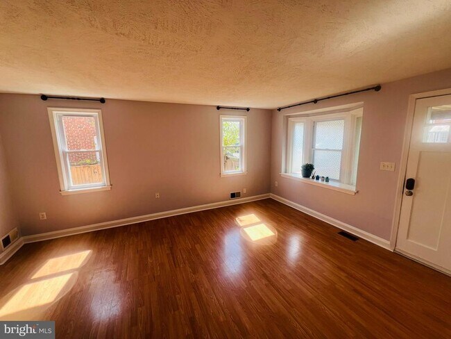 Foto del edificio - 8364 Kavanagh Rd