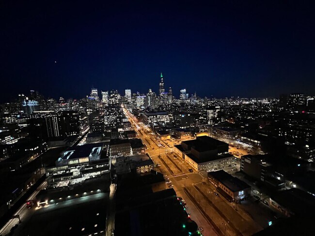 Foto del edificio - 1200 W Randolph St