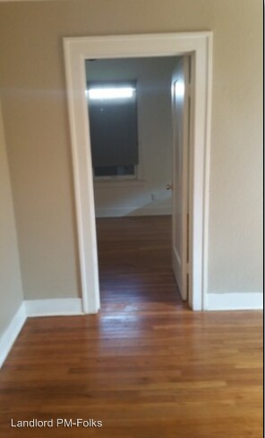 Building Photo - 2 br, 1 bath House - 2223 E. Houston St.
