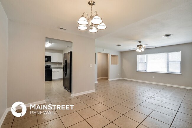 Building Photo - 1625 Leach Cir