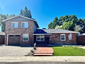 Building Photo - 2016 Canal Dr