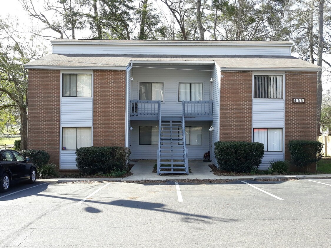 Primary Photo - 1595 Willow Bend Way