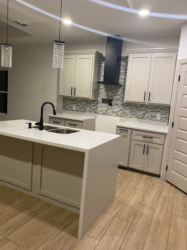 Building Photo - 5928 N Rayo del Sol St