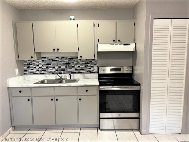 Building Photo - 483 Las Palmas Cir