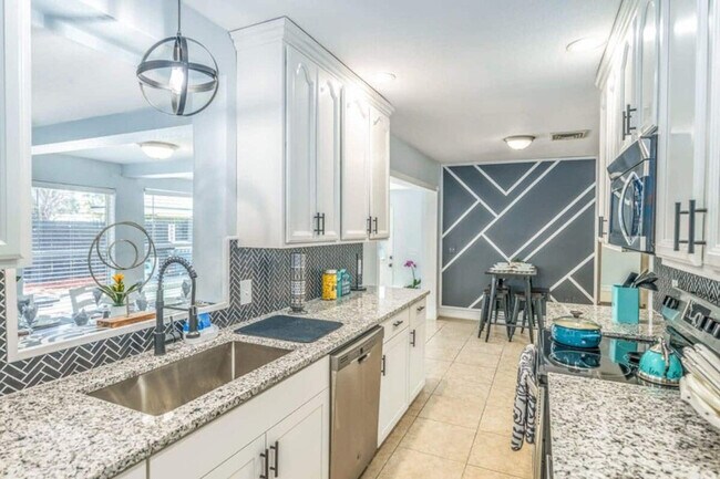 Foto del edificio - 2908 Stetson St