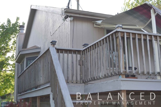 Building Photo - 3 br, 2 bath Duplex - 3644 SW Eveningside Dr