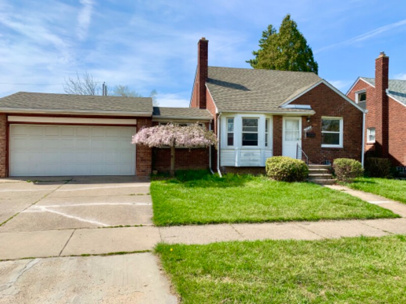 Primary Photo - 2410 Chandler Ave