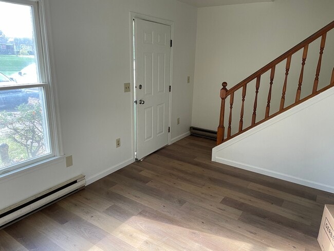 Building Photo - 127 Albright Ct