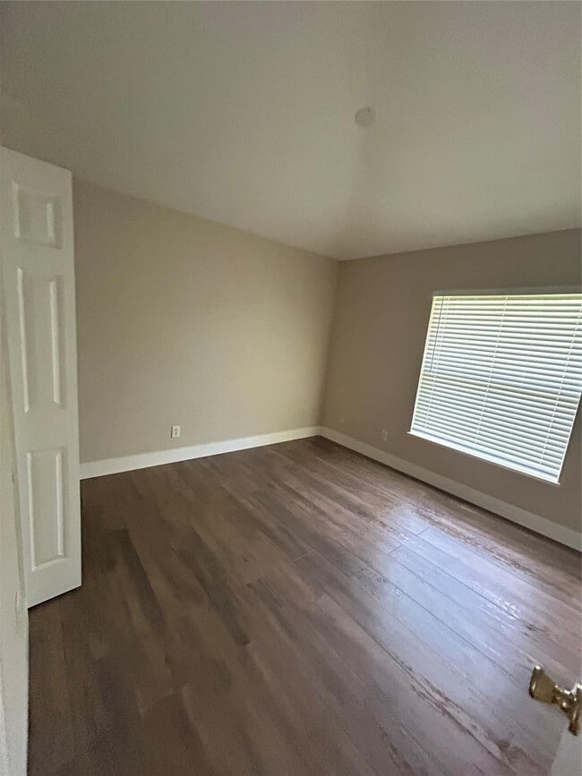 Foto del edificio - 214 Eldron Blvd NE