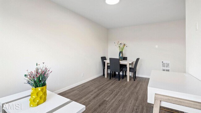 Building Photo - 2 br, 1 bath House - 266 21st Avenue #305
