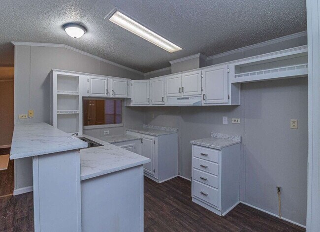 Foto del edificio - 3 Bedroom, 2 Bathroom mobile home in Pikeville.
