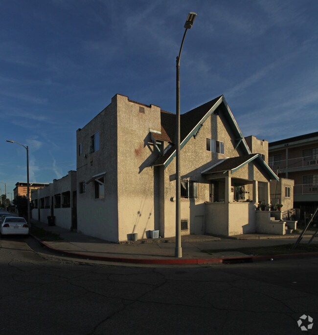Building Photo - 238 S Avenue 21