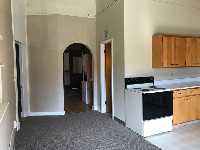 Building Photo - 5 S Broadway