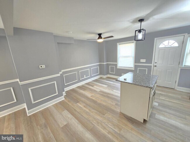 Foto del edificio - 3736 Elmley Ave