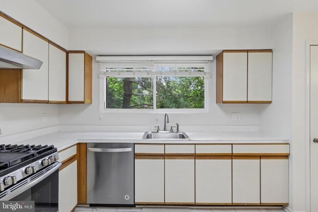 Building Photo - 10739 Mist Haven Terrace