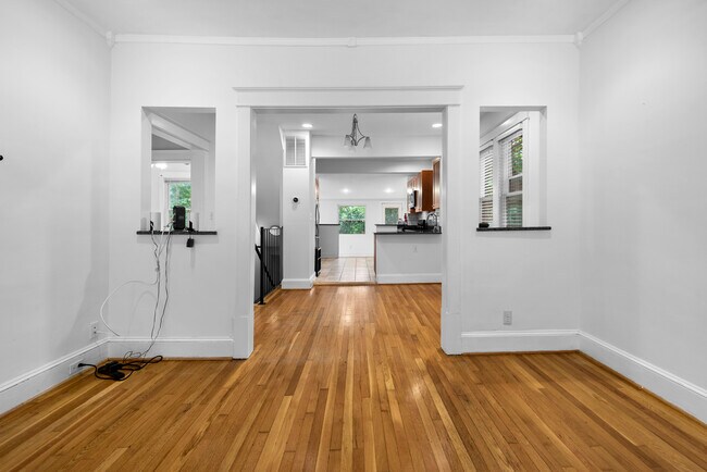 Foto del edificio - 2213 Douglas St NE