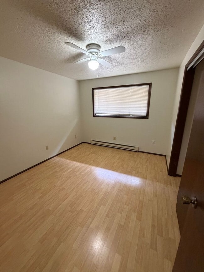 Building Photo - 1 Bed / 1 Bath Apartment in the Heart of Centralia
