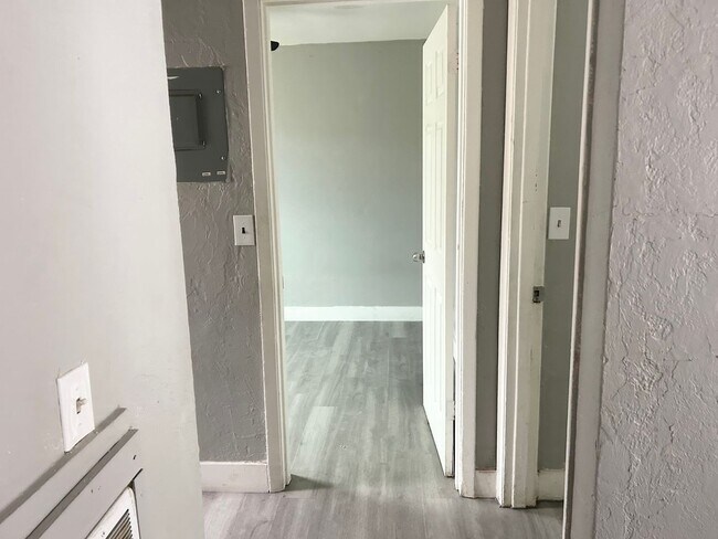 Foto del edificio - Charles Street Apartments 9