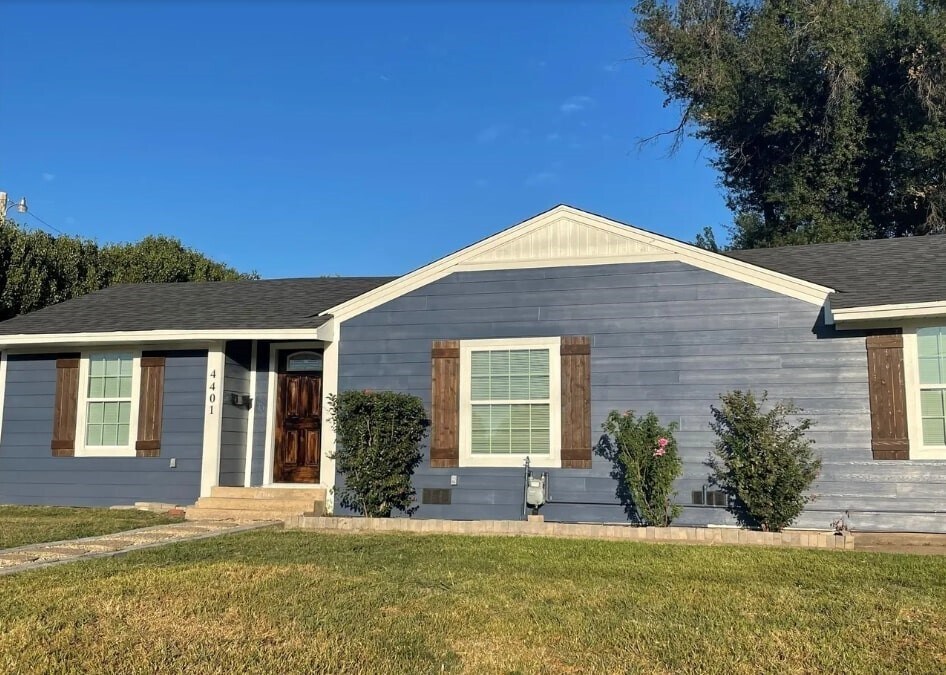 Primary Photo - 7700 Creekbend Dr