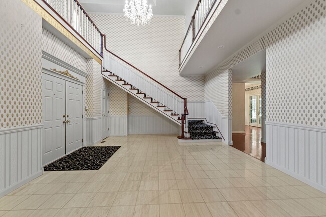 Foto del edificio - "Experience Luxury Living: Expansive 4-Bedroom Retreat Estate with Scenic Views and Elegant Finis...
