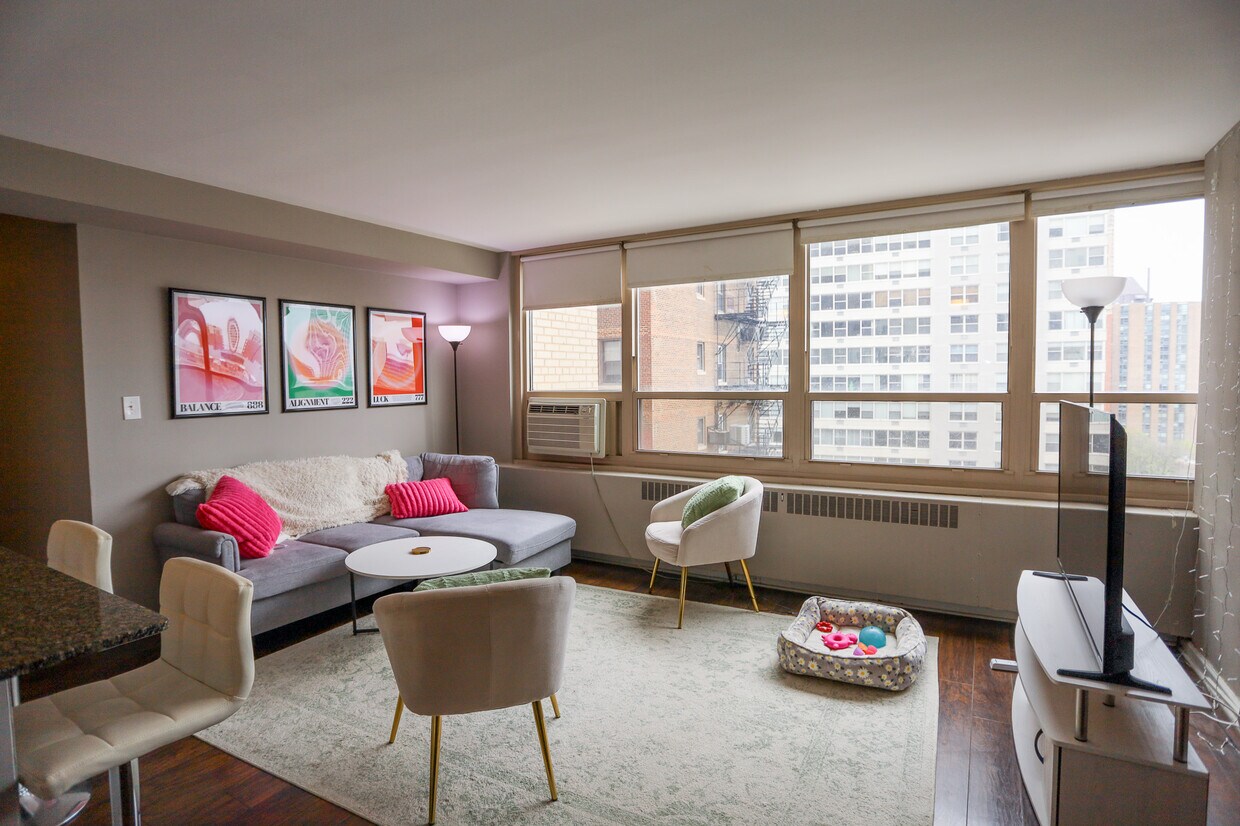 Foto principal - 3950 N Lake Shore Dr