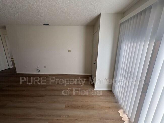 Building Photo - 5420 SE 29th Pl