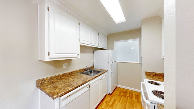 Building Photo - 551 Alameda del Prado