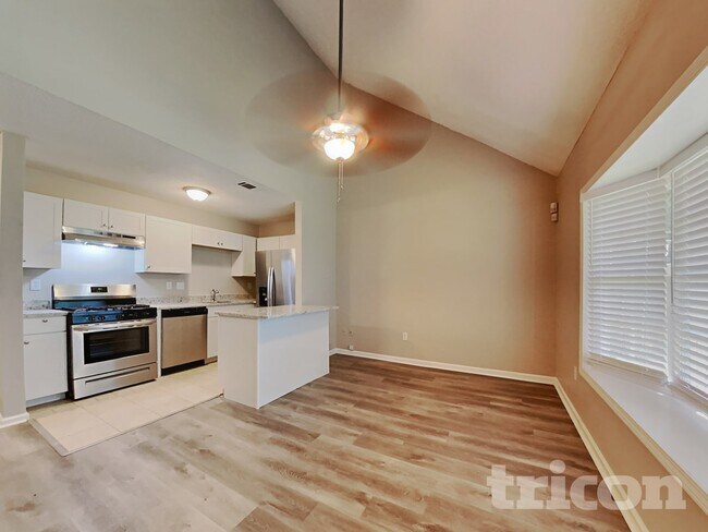 Foto del edificio - 2378 Iron Horse Dr