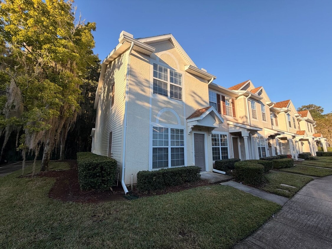 Foto principal - 2/2.5 Townhome in Drayton Park!