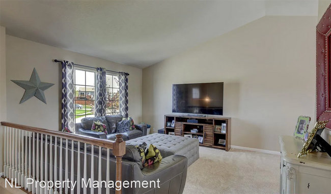 Foto del edificio - 3 br, 2 bath House - 16875 Fowler Ave.