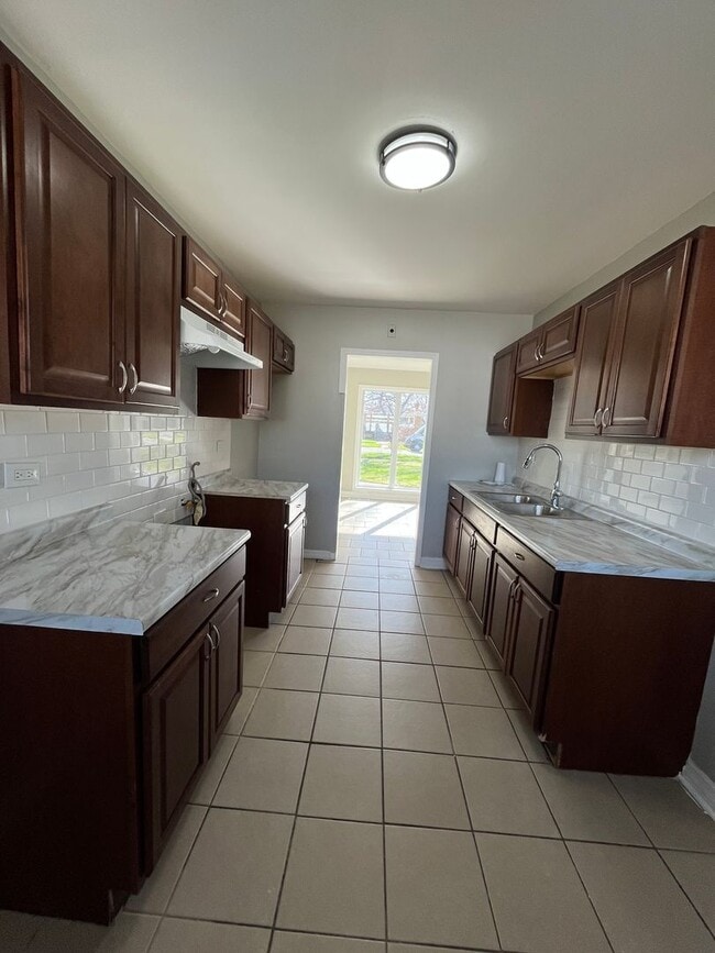 Foto del edificio - 2 Bedroom Ranch Home now available in Lans...