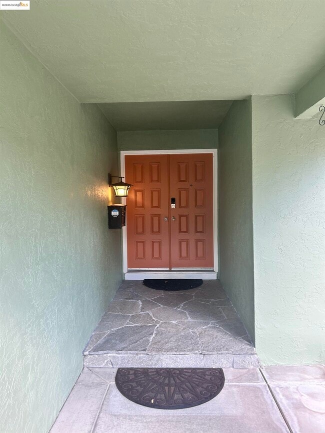 Foto del edificio - 516 Webster Dr