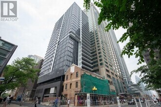 Building Photo - 771-771 Yonge St