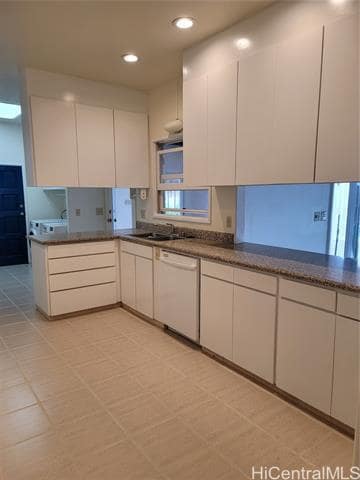 Building Photo - 1469 Akeakamai St