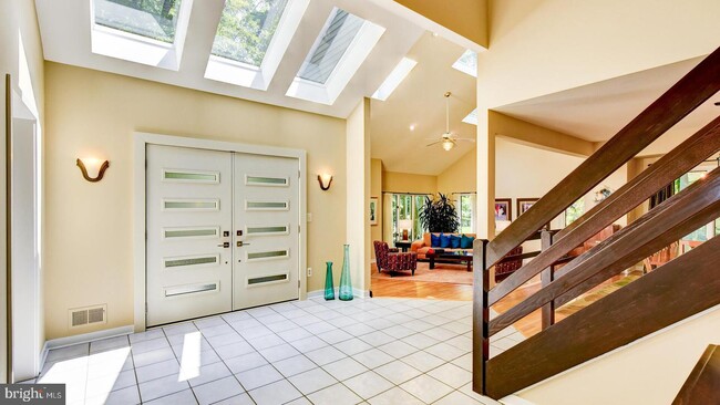 Building Photo - 5 Partridge Run