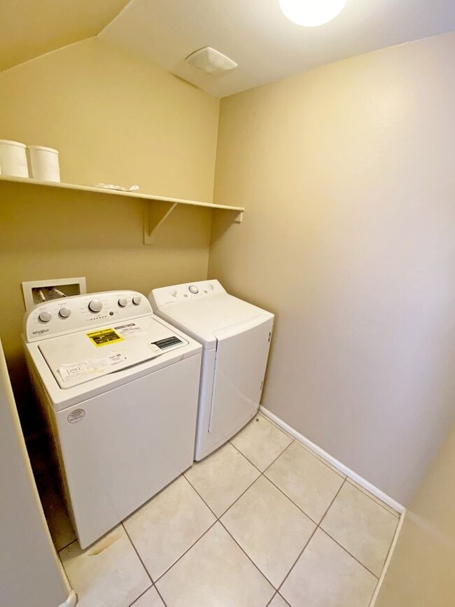 Building Photo - $500 off First Months Rent! High End Dual ...