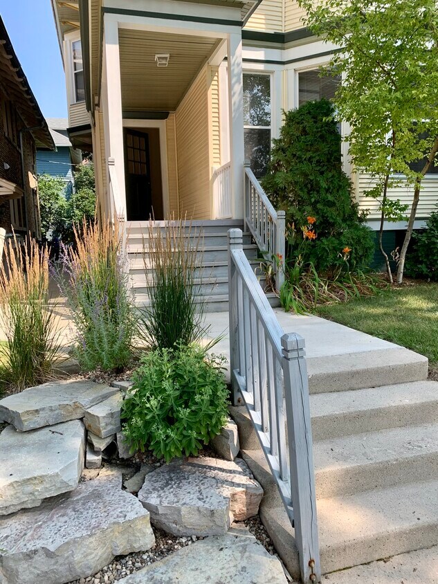 Primary Photo - 2408 East Park Place, Unit 2406