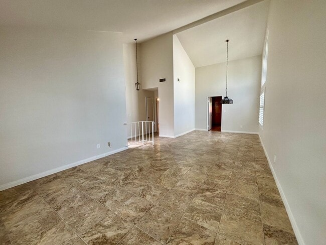 Building Photo - Spacious 4BR San Diego Home with Private Pool