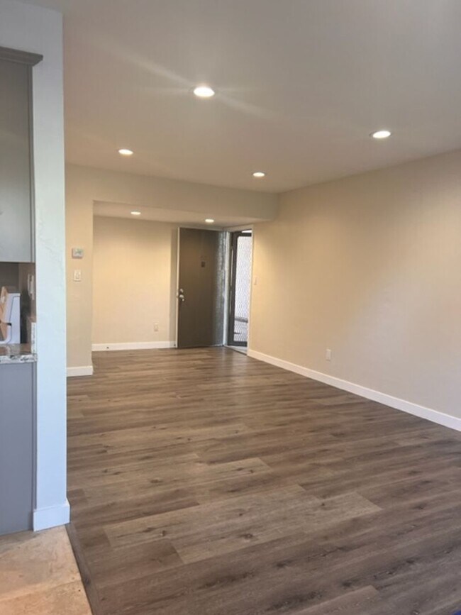 Foto del edificio - Woodlake Village La Habra Fully remodeled ...