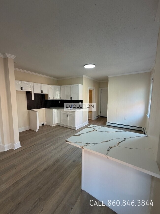 Foto del edificio - 906-908 Park St-1E