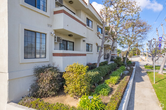 5105 Inglewood Blvd Culver City, CA 90230-5900 - Lido Apartments - 5105 Inglewood Blvd