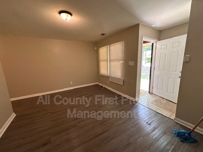 Photo - 833 Commodore Dr NW Apartment