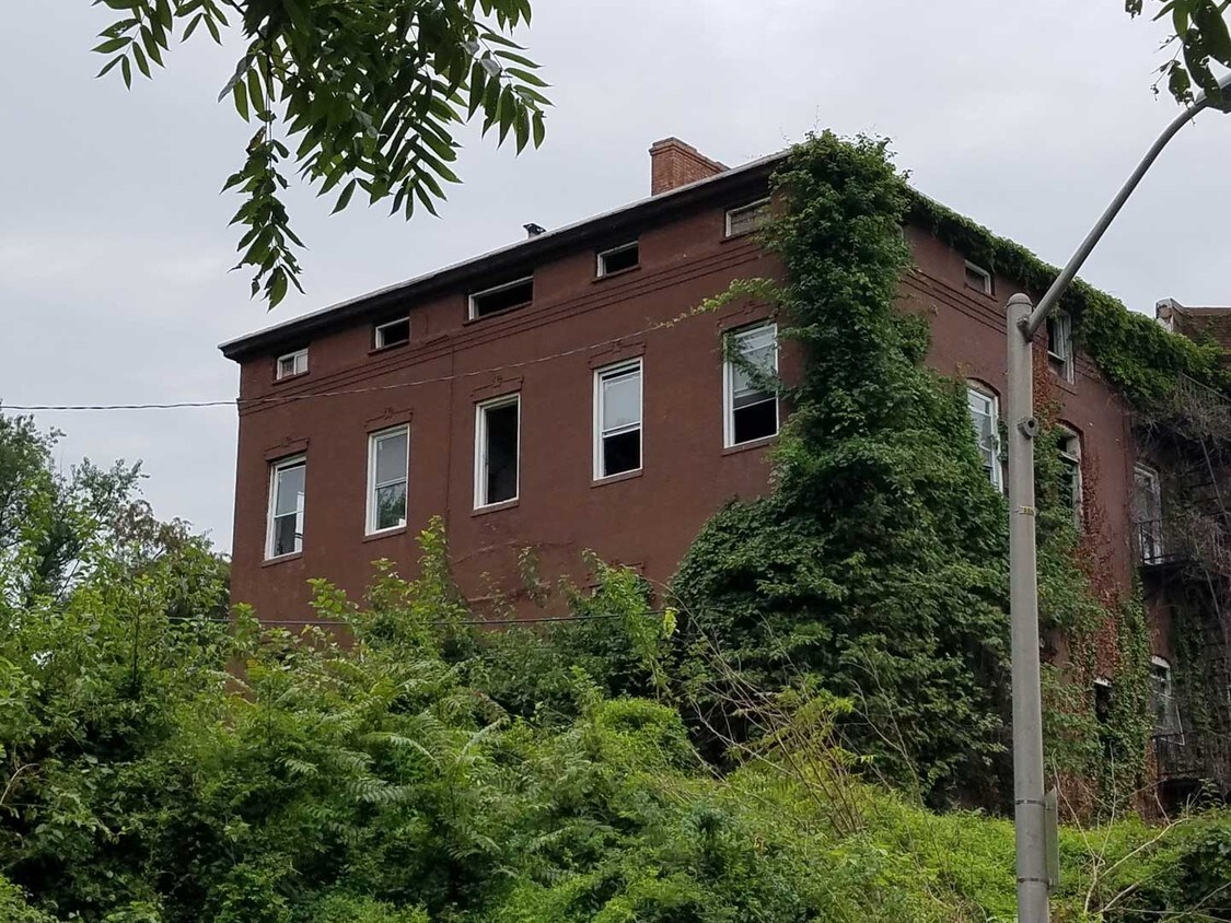 Foto del edificio - 3301 Elgin Ave