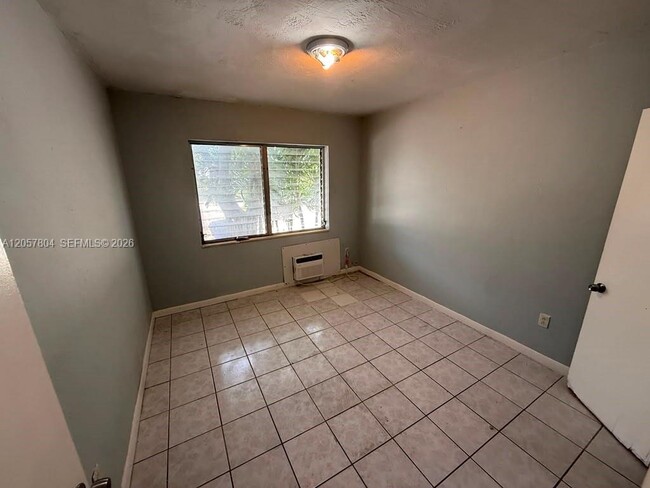 Foto del edificio - 3129 SW 9th St